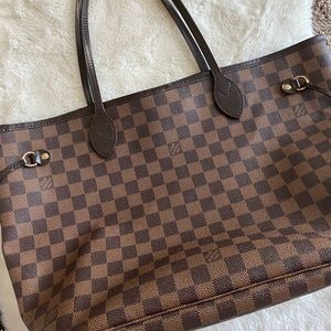 Louis Vuitton Neverfull mm Authentic